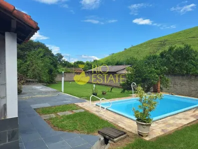 Fazenda / Sítio / Chácara com 3 Quartos à venda, 100m² no Engenheiro Passos, Resende