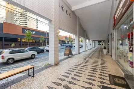 Loja / Salão / Ponto Comercial à venda, 60m² no Água Verde, Curitiba