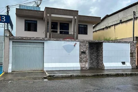 Sobrado com 4 Quartos à venda, 312m² no Centro, Alagoinhas