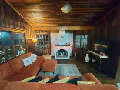 Fazenda / Sítio / Chácara com 3 Quartos à venda, 220m² no , Igaratá