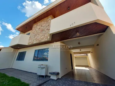 Sobrado com 4 Quartos à venda, 205m² no Centro, Ibiporã