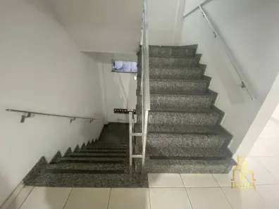 Conjunto Comercial / Sala para alugar, 50m² no Centro, Araruama