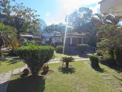 Hotel / Motel / Pousada com 20 Quartos à venda, 860m² no Centro, Guapimirim