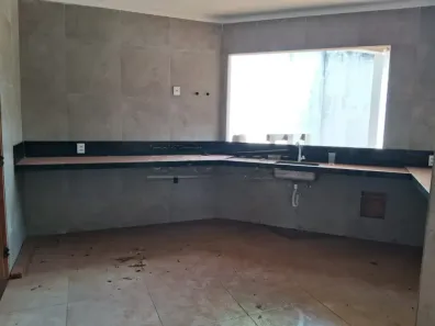 Conjunto Comercial / Sala com 3 Quartos para alugar, 329m² no Vila José Bonifácio, Araraquara