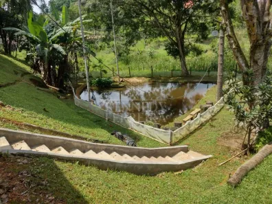 Fazenda / Sítio / Chácara com 2 Quartos à venda, 210m² no Centro, Juquitiba