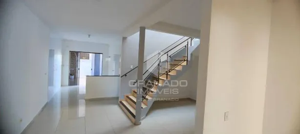 Sobrado com 3 Quartos para alugar, 142m² no Jardim Tóquio, Maringá
