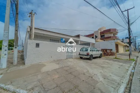 Casa com 4 Quartos à venda, 195m² no Lagoa Nova, Natal