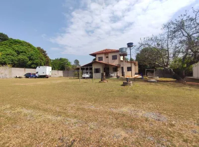 Casa de Condomínio com 5 Quartos à venda, 260m² no Região dos Lagos, Brasília