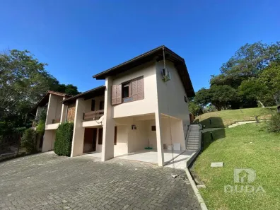 Casa com 4 Quartos para alugar, 500m² no São Simão, Criciúma