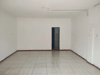 Loja / Salão / Ponto Comercial para alugar, 29m² no Aldeia, Santarém