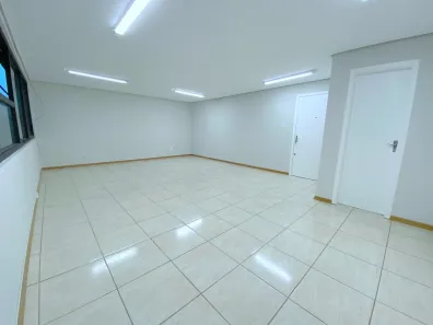 Conjunto Comercial / Sala à venda, 42m² no Centro, Canoas