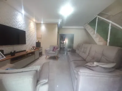 Sobrado com 3 Quartos à venda, 266m² no Parque São Vicente, Mauá