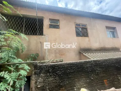 Loja / Salão / Ponto Comercial à venda, 151m² no Morrinhos, Montes Claros