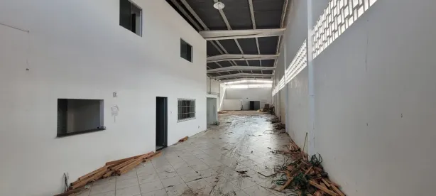Galpão / Depósito / Armazém para alugar, 1000m² no Portão, Lauro de Freitas