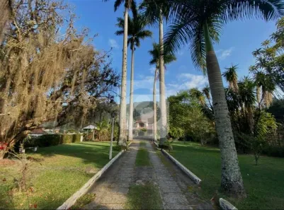 Fazenda / Sítio / Chácara com 4 Quartos à venda, 7000m² no Itaipava, Petrópolis