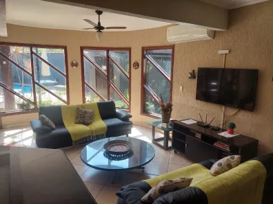 Sobrado com 3 Quartos para alugar, 150m² no São Lourenço, Bertioga