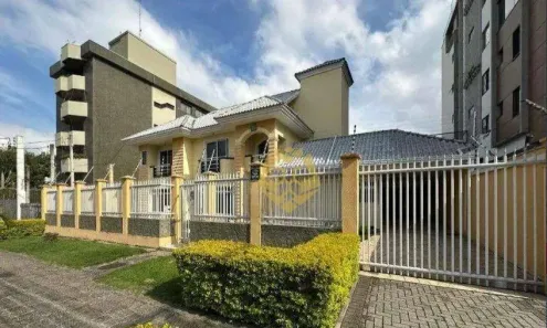 Casa com 5 Quartos para alugar, 426m² no Juvevê, Curitiba