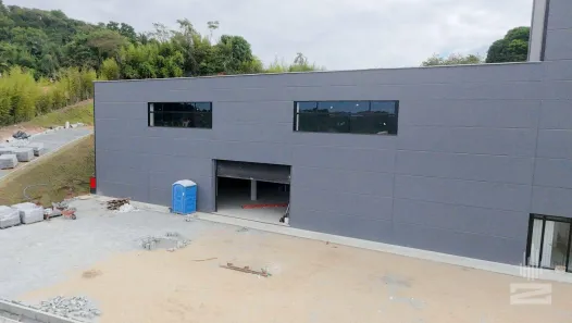 Conjunto Comercial / Sala para alugar, 230m² no Do Salto, Blumenau
