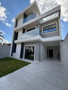 Sobrado com 3 Quartos à venda, 160m² no Pinheirinho, Curitiba