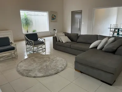 Sobrado com 5 Quartos para venda ou aluguel, 350m² no Jardim Acapulco, Guarujá