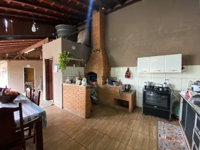 Fazenda / Sítio / Chácara com 3 Quartos para venda ou aluguel, 196m² no São Sebastião, Americana