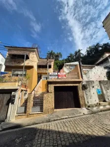 Sobrado com 4 Quartos para alugar, 200m² no Santa Rosa, Niterói