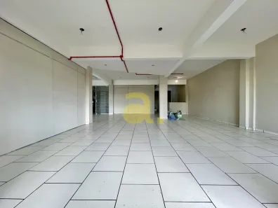 Conjunto Comercial / Sala para alugar, 300m² no Água Verde, Blumenau