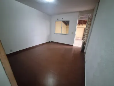 Casa de Condomínio com 2 Quartos para alugar, 95m² no Cosmorama, Mesquita