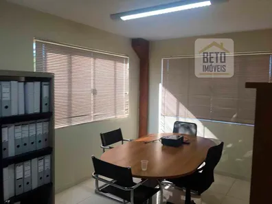 Galpão / Depósito / Armazém para venda ou aluguel, 900m² no Imboassica, Macaé