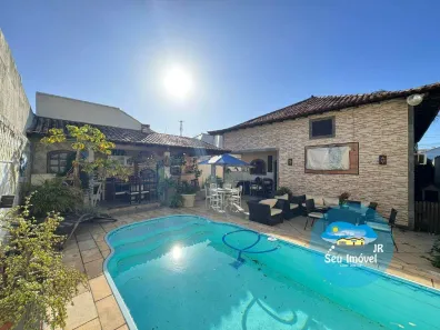 Casa com 3 Quartos à venda, 360m² no Vila Capri, Araruama