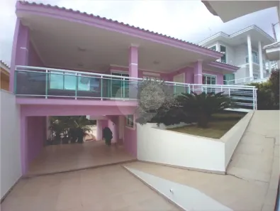 Casa de Vila com 4 Quartos à venda, 227m² no Bacaxá (Bacaxá), Saquarema
