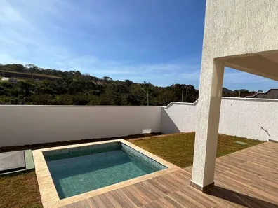 Sobrado com 4 Quartos à venda, 181m² no Jardins Capri, Senador Canedo