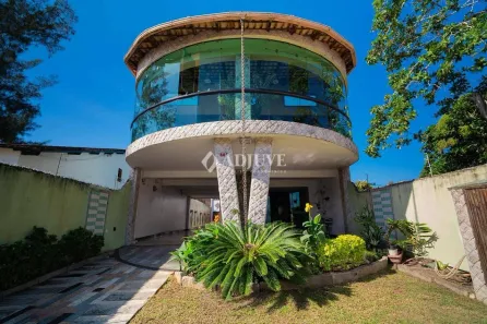 Sobrado com 4 Quartos para venda ou aluguel, 214m² no Centro, Rio das Ostras