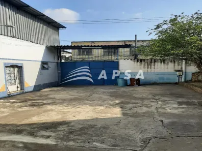 Galpão / Depósito / Armazém para alugar, 699m² no Centro, Nilópolis