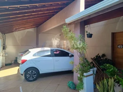 Sobrado com 4 Quartos à venda, 277m² no Centro, Araraquara
