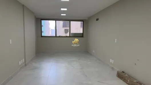 Conjunto Comercial / Sala para alugar, 33m² no Praia da Costa, Vila Velha