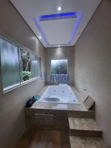 Sobrado com 4 Quartos à venda, 240m² no , Embu-Guaçu