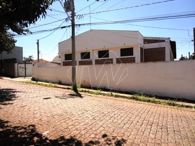 Galpão / Depósito / Armazém à venda, 722m² no Centro, Araraquara