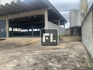 Galpão / Depósito / Armazém para alugar, 870m² no Vila Caldas, Carapicuíba