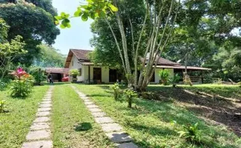 Fazenda / Sítio / Chácara com 3 Quartos à venda, 11000m² no , Rio Bonito