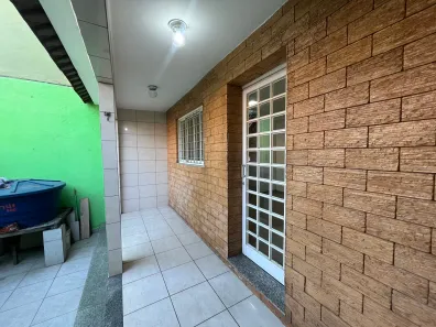 Sobrado com 3 Quartos à venda, 140m² no Santa Terezinha, Mesquita