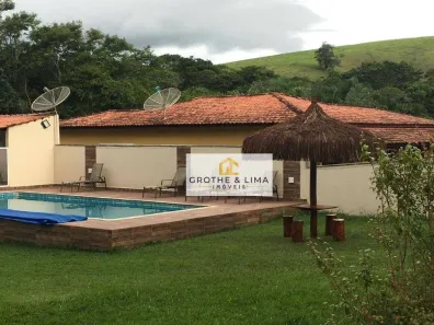 Fazenda / Sítio / Chácara com 3 Quartos à venda, 270m² no , Igaratá