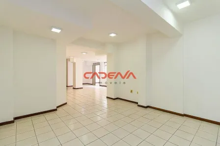 Conjunto Comercial / Sala para alugar, 50m² no Bacacheri, Curitiba