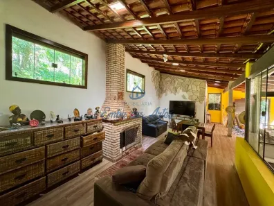 Fazenda / Sítio / Chácara com 3 Quartos à venda, 150m² no Chácaras Bartira, Embu das Artes