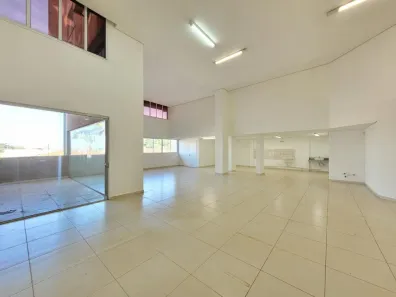 Conjunto Comercial / Sala para alugar, 296m² no Zona 08, Maringá
