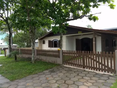 Casa com 3 Quartos para alugar, 120m² no Shangrila, Pontal do Paraná