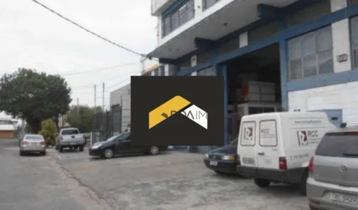Galpão / Depósito / Armazém para venda ou aluguel, 1250m² no Navegantes, Porto Alegre