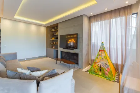 Casa de Condomínio com 4 Quartos para alugar, 600m² no Centro, Camboriú