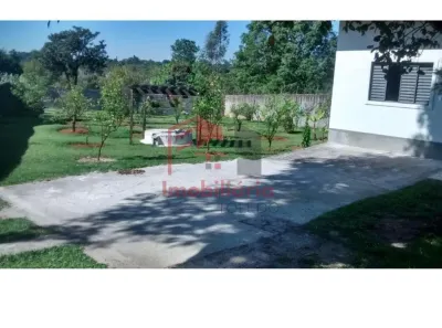 Fazenda / Sítio / Chácara com 2 Quartos para alugar, 150m² no , Araçoiaba da Serra