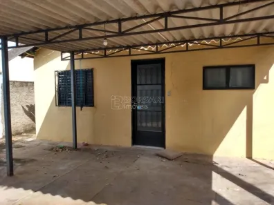 Casa com 2 Quartos para alugar, 86m² no Jardim Roberto Selmi Dei, Araraquara